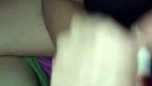 empezamos viendo porno, masajea verga hasta deslechar