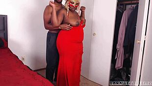 ebony stepmom with fat ass needs zipper fix but ends up squirting in roleplay