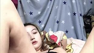 Why is this amateur Japanese girl getting so horny with solo masturbation leading to squirting?