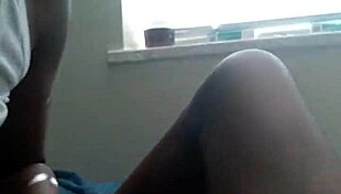 A couple shares a sloppy intimate moment on January 25, 2018