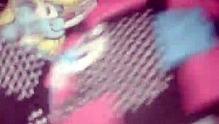 shaking that ass in 3 some with big cock and tits