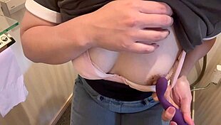 【女子大生】今日はムラムラ日。男の人は精子出すけど女の人は潮を沢山ちょろちょろ出して気持ちよくなるよ。