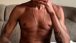 Pau Gigante Falando Putaria e Gozando Muito