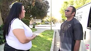 Gorgeous And Chunky Brunette Babe Reyna Cruz Gets Fucked Missionary Style