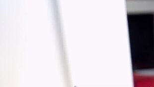 Mofos Pervs on Patrol Twerking Blonde Blows Insurance Guy!