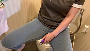 【女子大生】今日はムラムラ日。男の人は精子出すけど女の人は潮を沢山ちょろちょろ出して気持ちよくなるよ。