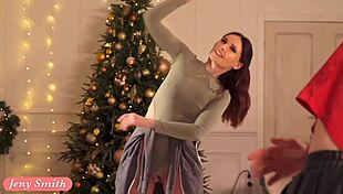 Jeny Smith's Bubble Butt Stretches in Erotic Yoga Prank!