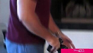 Slim babe Tera Patrick eats Evan Stone