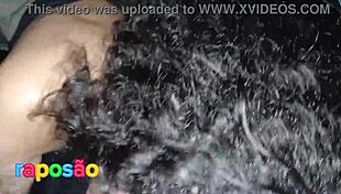 Ela chupou o raposao até beber o leite no evento