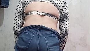 Latina Twerks Intensely in Tight Shorts