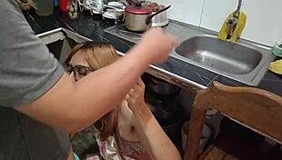 Horny peruvian latina with wet pussy gets eaten by husband instead of lunch!