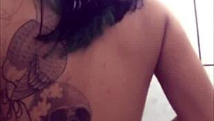 does this safada fuck her ass at the posto?