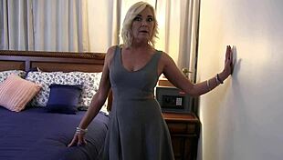 Sexy Housewife Seduces Boyfriend Close Up