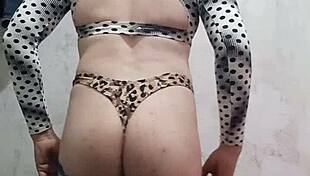 Latina Twerks Intensely in Tight Shorts