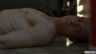 Luna Ruiz Mirrors Herself