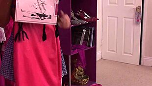 Savannah Gold loves anal in fishnets and stockings 😍