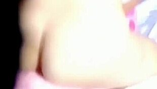 �despu�s de unas chelas la espi� masturb�ndose y me aprovecho para castigarla y cogermela despu�s de clases alumna mexicana se convierte en dep�sito de semen