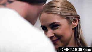 Milf Sarah Vandellas reverse cowgirl on stepsons cock