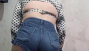 Latina Twerks Intensely in Tight Shorts