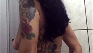 does this safada fuck her ass at the posto?