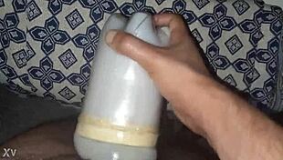 Watch Moroccan Woman Masturbate At Home!