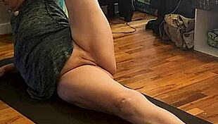 Morning Yoga Session With Mature Milf's Pussy