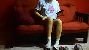 espiando a la vecina masturbarse después del gimnasio