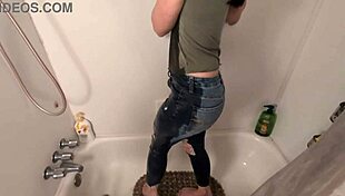 Amateur babe desperate for pee and golden shower with old friend