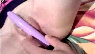 Ela não anda ela desfila at the holiday party as a teen wife