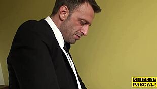 I'm the Brit beauty getting my pussy eaten.