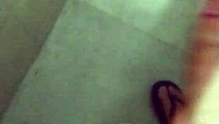 masturbandome en la ducha