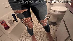 Amateur babe desperate for pee and golden shower with old friend