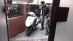 Mature Wife Sucks Big Tits in Humiliating Group Creampie