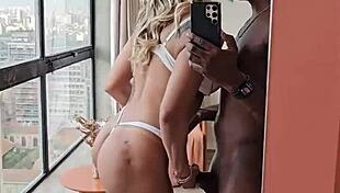 dei gostoso no pelo minha raba para o negão dotado ele não aguentou e gozou dentro 😏