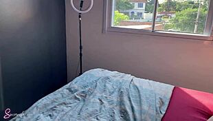 peguei minha meia irma se masturbando e ela me cavalgou