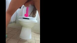 petite amateur sends homemade video to boyfriend, leaked part 1