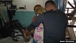 Gym instructor seduced by big ass 45 years old client fucks her horny pussy with his BBC 💪