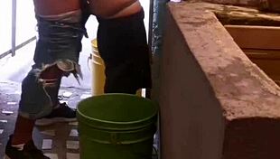 Sepupu ngewe pantat gue sampe cum di dalam sambil cuci baju