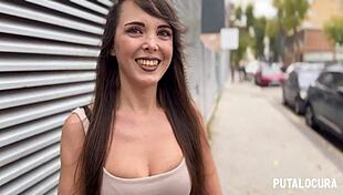 Putalocura española Chloee traga semen en misionero