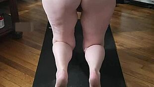 Hot Milf Does Naked Yoga You Can Jerkoff To