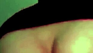 Gravada Secretamente Antes De Ir A Escola A Enteada Da O Cu Novinha Acorda E Faz Anal Sentando Na Pica Do Padrasto