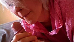 Cute Amateur Girl Gives Hot Blowjob With Cum Swallow