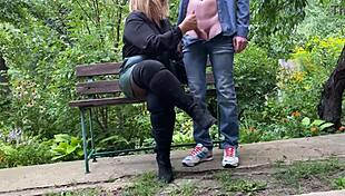 dedicated to pantyhose and mature women lovers