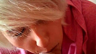 Cute Amateur Girl Gives Hot Blowjob With Cum Swallow