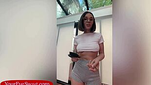 Big tits petite stylist turns topless haircut into wild dildo ride