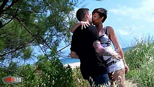 Australian milf Yasmine Scott tastes Spanish cum after deepthroat