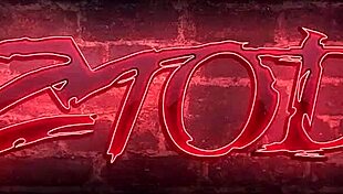 keisha grey and felicity feline feel deep pleasure in strapon fuck