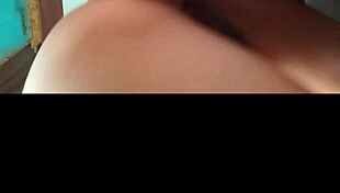 Madura recibe esperma en sus nalgas