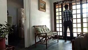 jardineiro mega-dotado macetando a pica grossa até gozar