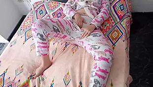 My husban the cuckold preffers his compooter to fuking me, so his best frien sticks it in while he plays, not realisin they're fillin me with milk.